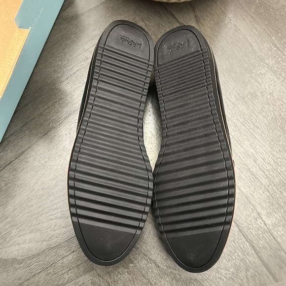 LIFESTRIDE Zee Slip-on Loafers (WIDE) - Picture 4 of 9